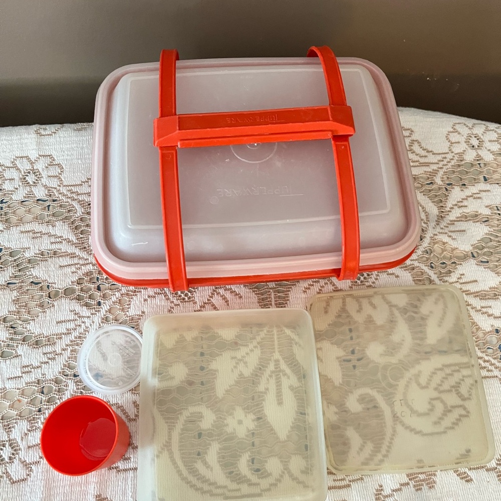 Tupperware Paprika Pack N Carry Lunch Box Set Storage & 2 containers. - Picture 2 of 9